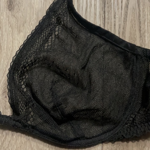 Victoria secret black lace bra - Picture 2 of 5